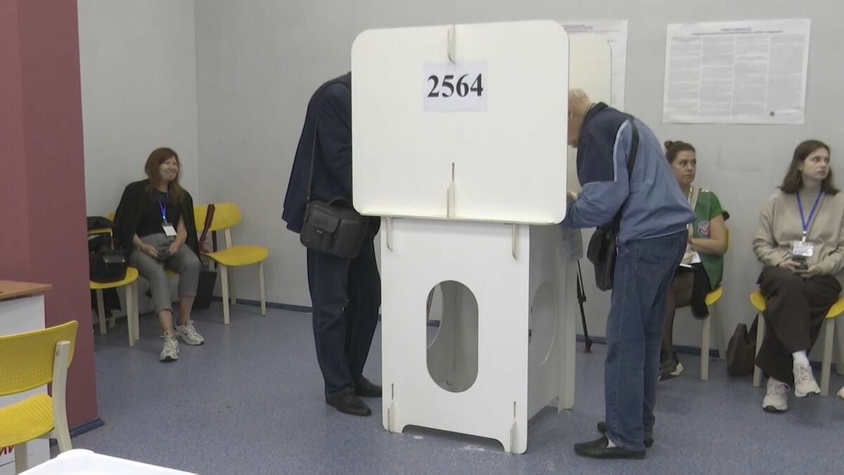 ロシア下院選挙始まる ウクライナ侵攻後初 反戦野党事実上排除の中