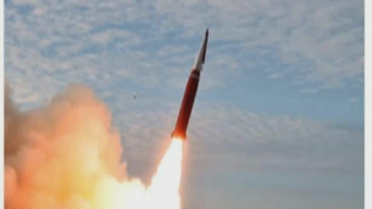 北朝鮮「“新型兵器”の試射に成功」 金正恩氏も視察