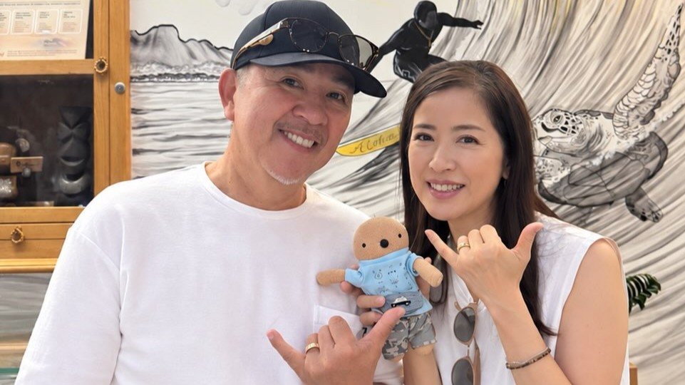 結婚30周年【 つまみ枝豆 】記念指輪のショップも30周年「凄い巡り合わせ」妻・江口ともみは「78でもお姫様抱っこ」10年後見すえ ハワイで幸せ2ショット