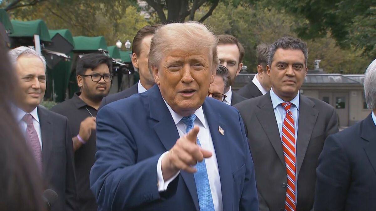 トランプ大統領 AIに代わって「SI=超知能」の使用を命じる大統領令に署名 政府の文書や発表で