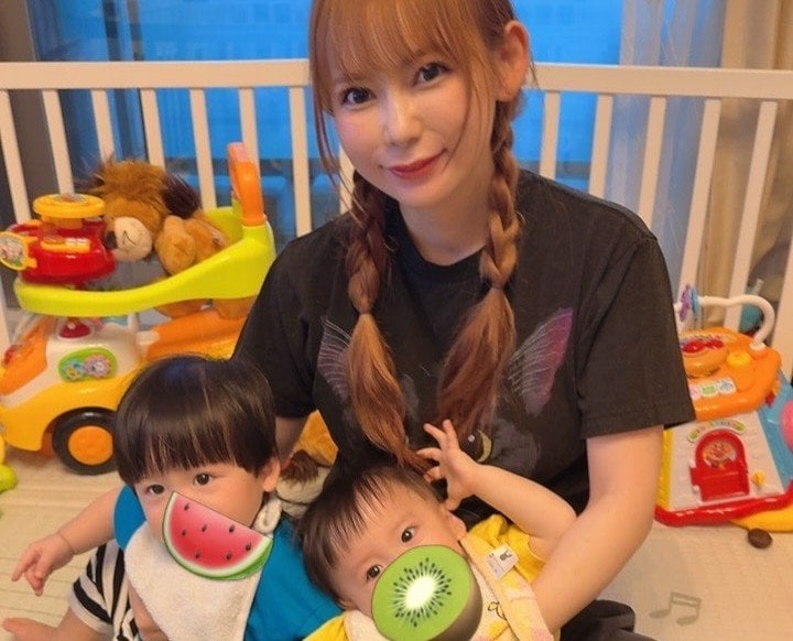 【 中川翔子 】 「双子0歳最後の日!」「あんなにちいちゃかったのに はやいよお尊かったよー0歳赤ちゃん」