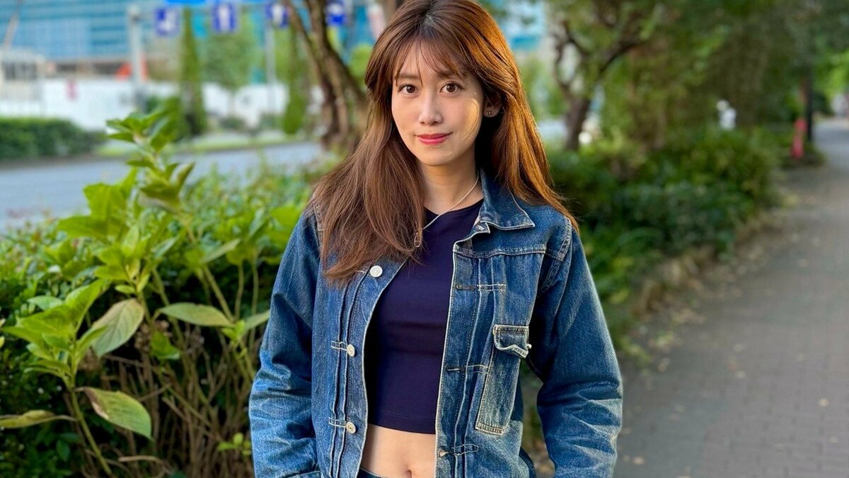 【 中川安奈 】おなか見せのデニムコーデ披露　「いつかはやってみたいと思っていた、デニムonデニム」