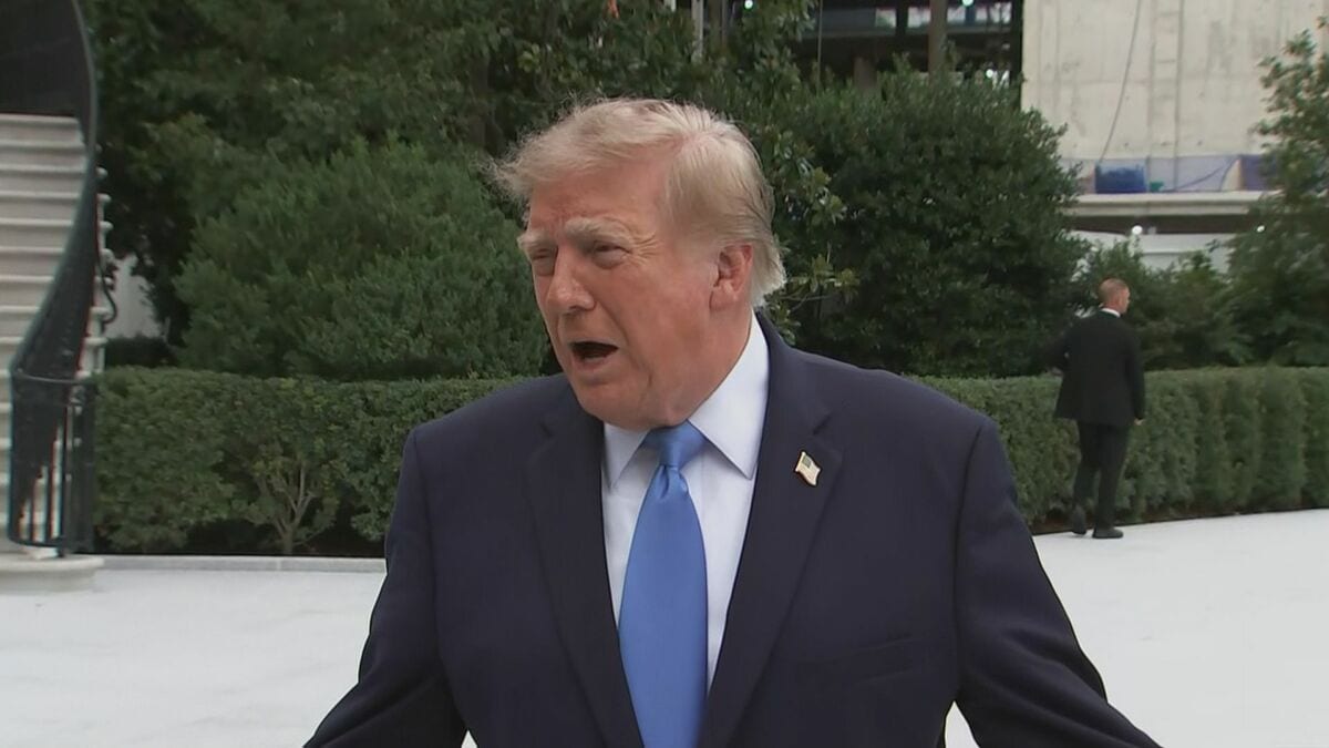 トランプ大統領 上院議員の携帯番号を公開 法案の賛否をめぐる対立で 有権者に議員に電話するよう呼びかける