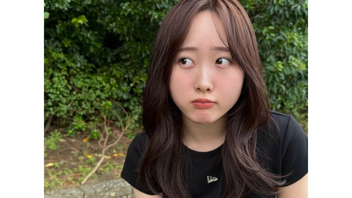 【 本田望結 】「夏、またね」背中が開いた黒トップス×ワイドデニムのコーデ披露 「ロングヘアもバッチリ」「大人になったなー」の声