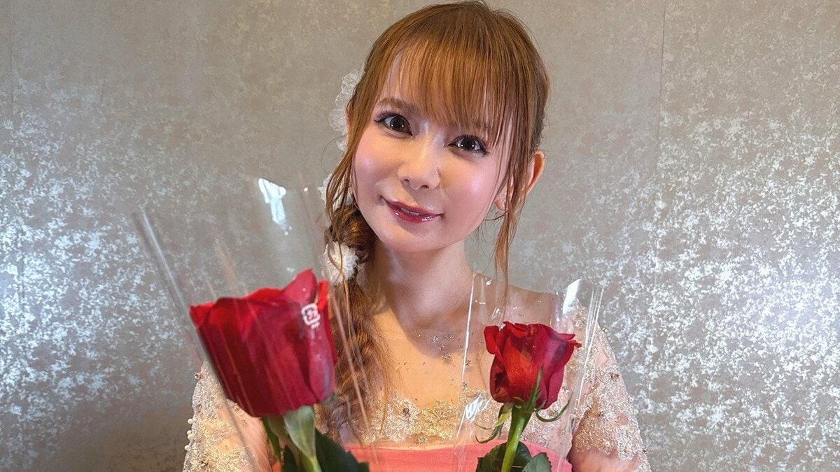 【 中川翔子 】ピンクドレス姿でファン一人ひとりにバラを手渡し　「お姫様みたい」「ラプンツェルみたい」の声　豪華クルーズ船イベントを報告