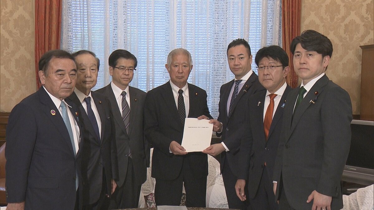 衆議院の“議員定数削減”含む選挙制度見直しめぐり与野党協議会が報告書を森衆院議長に提出 現行制度前提とした見直しは「10月末めどに具体的な結論を得るよう努力」