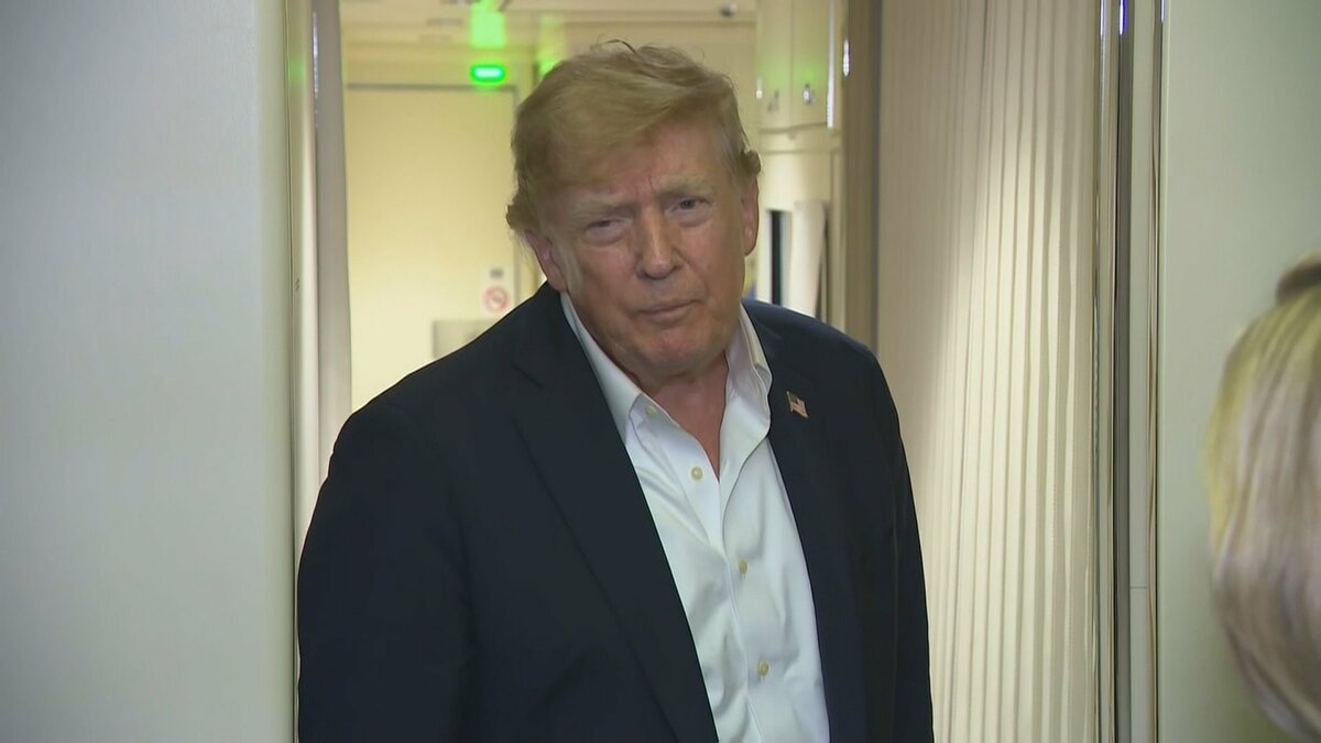 トランプ政権 「ポリティコ」の大統領専用機搭乗を拒否 ホワイトハウス記者会の代表取材実施できず