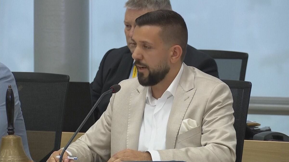 独極右「AfD」州レベルで初の議長選出 極右出身の議長は戦後初 州首相のポストもうかがう