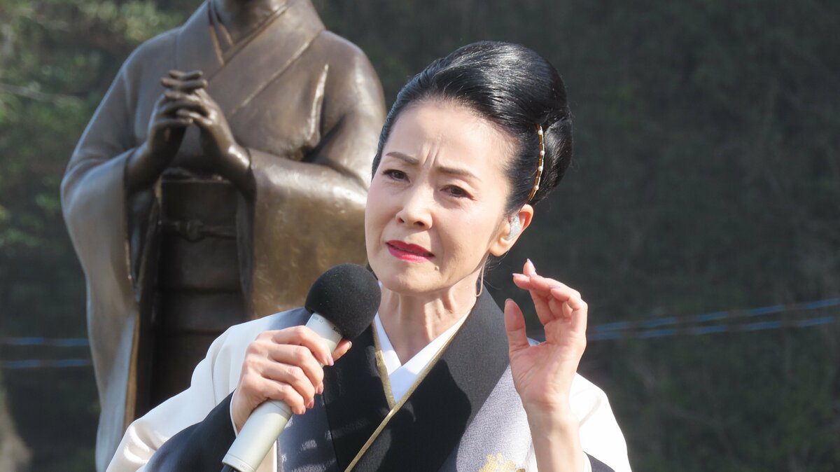 【 坂本冬美 】美空ひばりさん〝生前の帯〟締め「みだれ髪」熱唱 天国のひばりさんへ「もう演歌界は安泰です」と報告