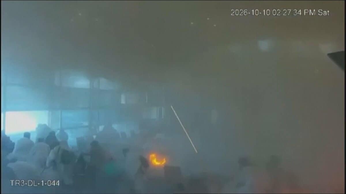フーシ派「民間人の犠牲は『サウジアラビア側に責任』」　空港への攻撃を正当化