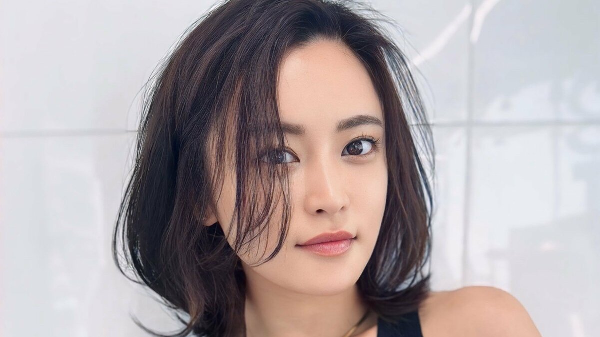 黒髪に【 小島瑠璃子 】「秋っぽカラー」「短い秋を楽しもう!」フォロワー〝黒がやはりいい〟〝笑顔が素敵〟