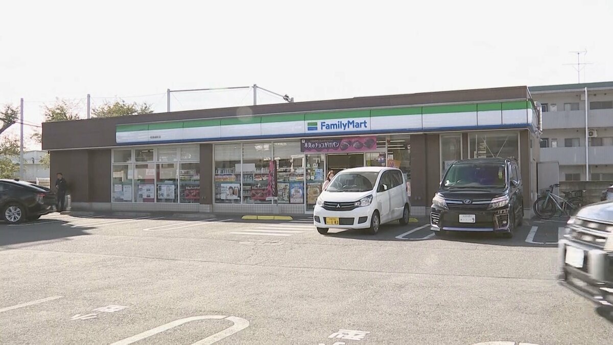 東京・昭島市のコンビニに男が押し入りナイフ様のもので「お金」などと脅す　男性店員抵抗も右手切りつけられ軽傷　警視庁が逃げた男の行方追う