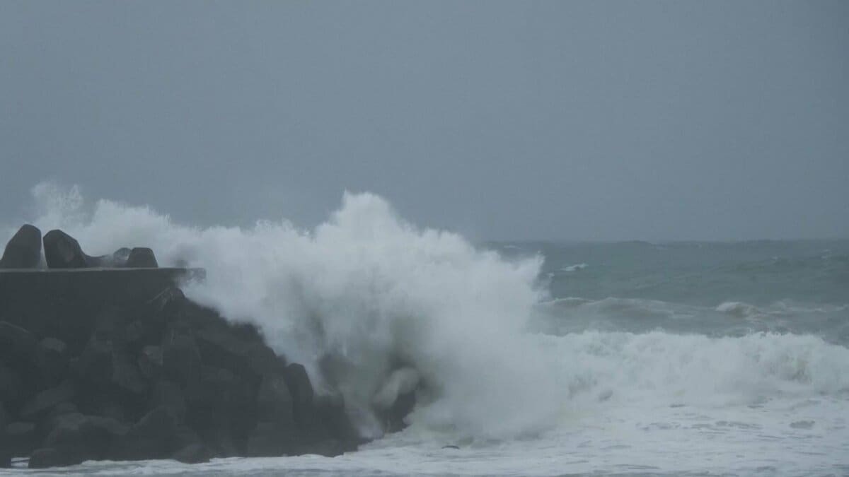 台風30号の影響 台湾で1人死亡 160人以上がけが