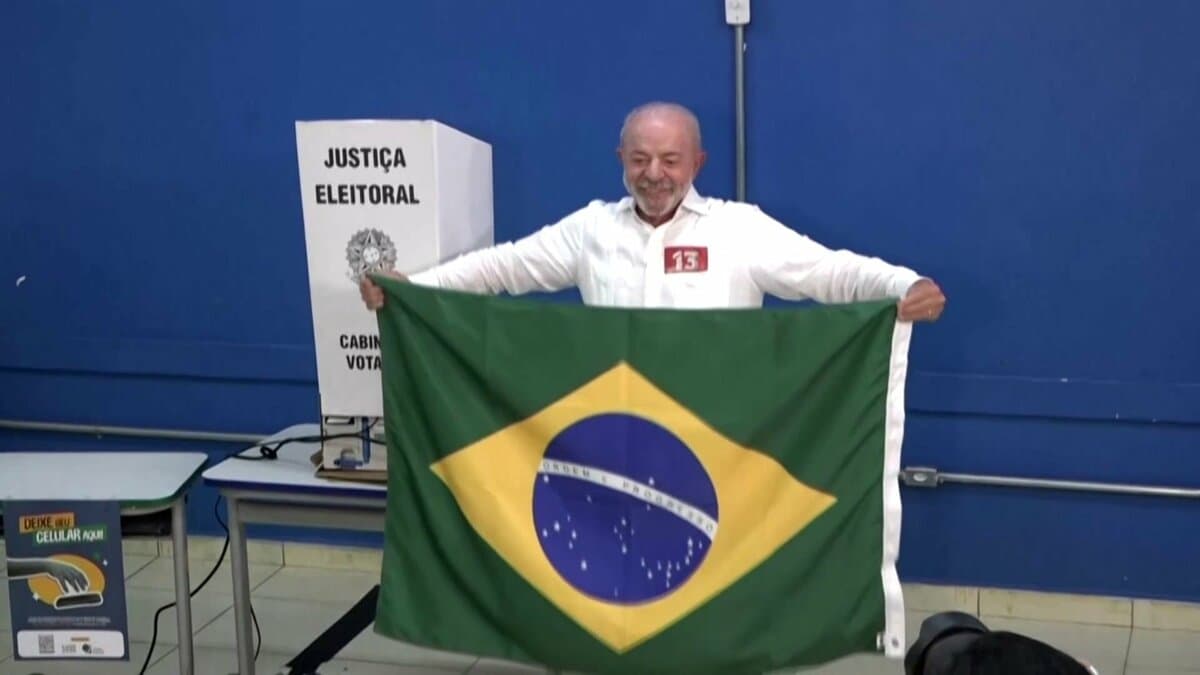 ブラジル大統領選挙・決選投票 左派で現職のルラ候補が勝利 ボルソナロ氏破り通算4期目の当選 生活保護支給額の増額などで票獲得