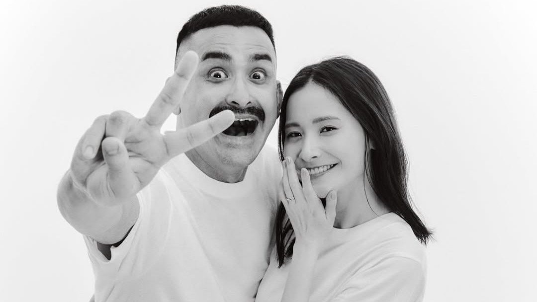 誕生【 比嘉梨乃 】第一子出産を報告「22時間を超える分娩」〝息子に感謝〟夫の「デニス」植野行雄は〝治療で休んでいる間に父親になりました!〟