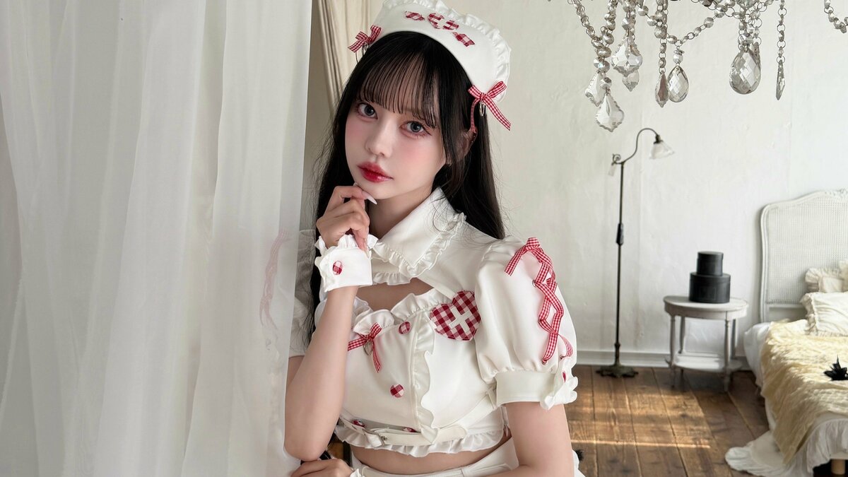 【 中村里砂 】ハロウィンにあわせオフショット投稿にファン歓喜「ナース似合う〜！」「天使だぁ」