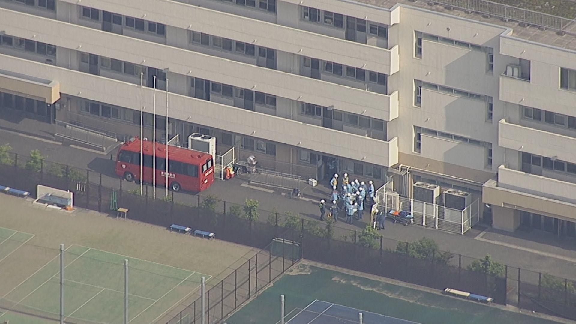 江戸川区の都立小岩高校で生徒20人が熱中症とみられる症状訴える　6人搬送いずれも軽症