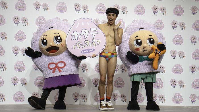 「みんなにもっとホタテを好きになってほしい!」 ホタテ姉弟“タッティちゃん&カイくん”が小島よしおとオリジナルダンスを披露