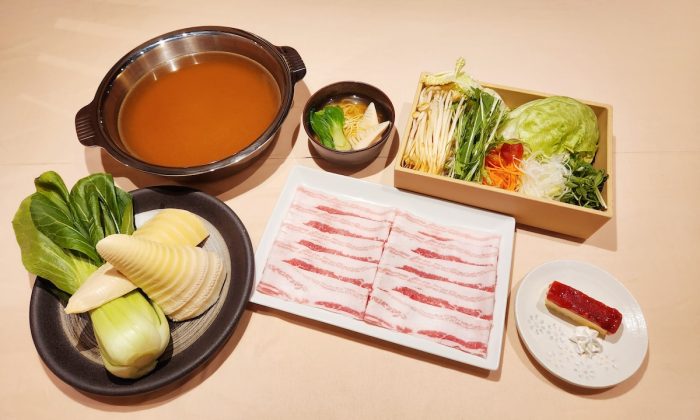 しゃぶしゃぶ温野菜に「幻の金華豚」が今年も登場!はまぐりの風味豊かな「特製黄金だし」で贅沢すぎる味わいに!