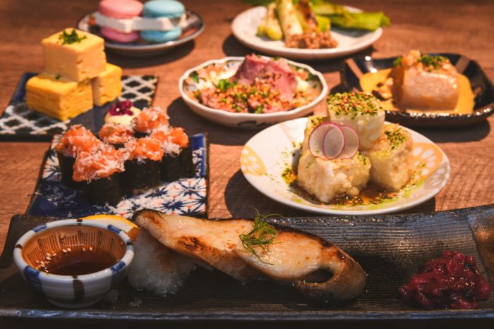 京町屋のリノベ酒場で百種の小皿料理を一皿230円から! 8月8日オープン「100種小皿と炉端 百炉まん」を体験