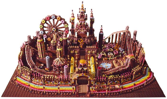 100周年を迎える年に仕掛けた挑戦！ 「お菓子でつくるシリーズ」第3弾、超人気クリエイターとコラボ