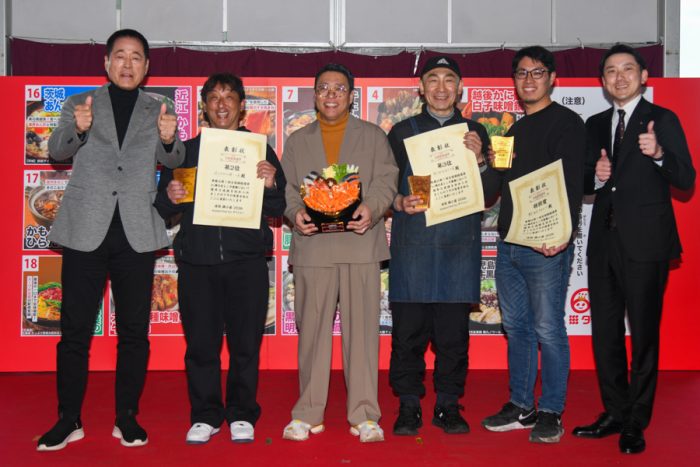 鍋スープで商品化も！ 初開催の「全国鍋総選挙 in 横浜赤レンガ倉庫」で“日本一映えない鍋”が頂点に