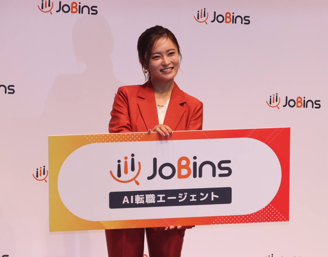 小島瑠璃子、AIで自身のキャリアを再発見!人生初の履歴書から適職を分析