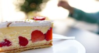 洋菓子の「ガトーフレーズ」とはどんなケーキ？ショートケーキとの違いは？