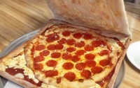 「その発想はなかった」と投稿されたアメリカのピザが流石アメリカだった！