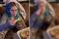 愛猫を膝に乗せてサラダを食べていた女性。フォークを口に運ぼうとしたその時！愛猫がまさかの行動に！！！