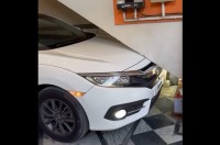 どうやって駐車したの！？狭すぎる空間に車がジャストフィットしている！！【海外・動画】