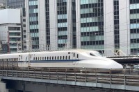 注意もできず耐えるしかなかった新幹線の時間・・・騒がしい家族の裏にあった「まさかの事情」とは