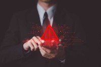 クリックしただけなのに3万円の請求！？冷静な「ある一言」で詐欺を撃退した話