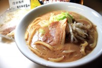 二郎系ラーメン未経験者は注目！ 燈郎監修 まるぐ 濃厚豚骨醤油ラーメン 9/1発売！ 冷凍食品だから自宅でじっくりゆっくり“二郎ラー初体験”できちゃう