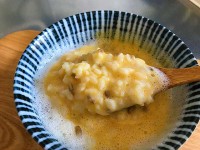 卵かけご飯に豆乳をツーっと→カルボナーラ的リゾットな旨さ＋植物性タンパク質アップ＝これおすすめ！　ロングライフ紙パック豆乳を料理に加えて時短かんたん栄養増