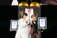 9/24全国発売 アサヒ「未来のレモンサワー」で Wギネス世界記録　HIKAKIN はじめしゃちょー＋2800人が乾杯し達成！ 世界初 本物のレモンスライス入り缶レサで感動共有