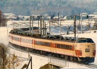 NewDays 荻野屋 峠の釜めし風おにぎり　330円で信越線 横川～軽井沢の碓氷峠越え駅弁を体感できるシアワセ♪　40年前の特急 あさま そよかぜ 189系489系時代を想いながら