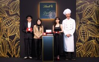 スイス発プレミアムチョコレート Lindt リンツ 初のアルティザンショコラ「シグネチャープラリネ」11/27～2026/2/15 発売　熟練の技術と繊細な手仕事　ショコラと素材が織りなす至高のマリアージュ　五感を揺さぶる感動と深い余韻…