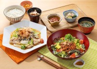 大戸屋 ９月までの期間限定 モデル亜希監修「塩麹豚と白菜漬けの豚しんこ」「夏の和風タコライス～すし酢付き～」愛情めし２品　“誰かを想う味”をいまこそ☆ 調査結果も切実