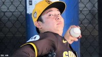 松井裕樹「外の空気が吸えて嬉しい」腰の張りから復調へ、ブルペンで直球30球「強く投げてみて今のところ大丈夫」