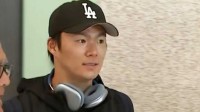山本由伸もリラックスした表情で韓国入り、ドジャースファンの大歓声に応える 開幕シリーズ第2戦先発へ
