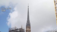 パリ・ノートルダム大聖堂の尖塔がはっきりと… 今年12月の再開に向け工事着々