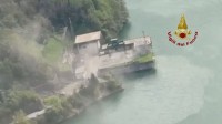 イタリア北部エミリアロマーニャ州の湖にあるダムの水力発電所で爆発　3人死亡 4人行方不明　保守作業中に起きた事故の可能性