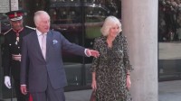 がん治療中　イギリスのチャールズ国王が公務に復帰　ロンドン市内の「がん治療センター」を訪問