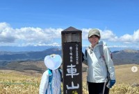 【釈由美子さん】「キャンプした翌日は車山でハイキング」　ＧＷの親子ショットを公開　「リフトを使わず息子と下から登りました」