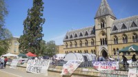 「大学はイスラエルへの出資をやめて」 イギリスでも学生の抗議活動広がる