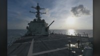 米軍艦が南シナ海諸島周辺を航行　中国軍は「平和の破壊者」と反発