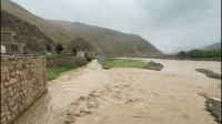 アフガニスタン北部で大雨による洪水、300人以上死亡