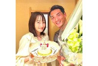 槙野智章さん　妻・高梨臨さんとの夫婦ショット　誕生日に公開　「妻よ、いつもありがとね」