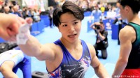 体操界のホープ、20歳の岡慎之助が初V＆パリ五輪代表内定「きつい道のりだった」【体操NHK杯】